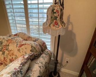 Floral floor lamp