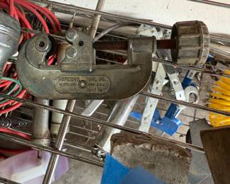 Superior tool pipe cutter