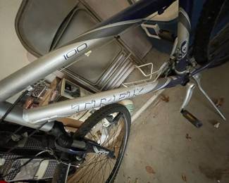 Trek 100