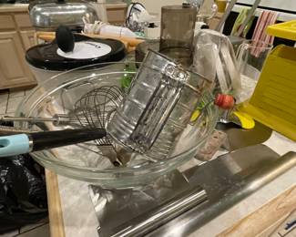Flour sifter