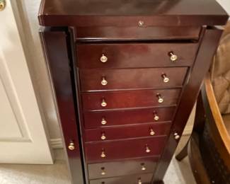 Jewelry box