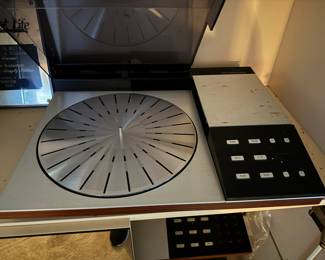 Very nice vintage Bang & Olufsen turntable, amplifier & cassette deck