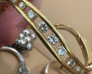 Approx. 4-5 carats total diamond weight