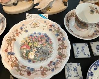 Royal Doulton Brambley plate, cups/saucers