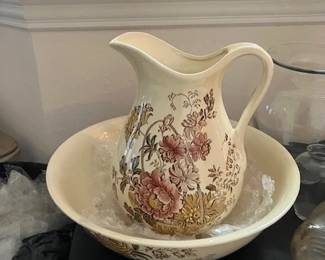 Crown Royal Staffordshire England pitcher/basin