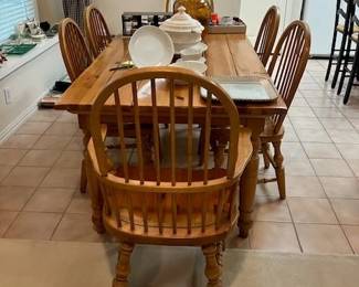 Thomasville pine table and 6 chairs