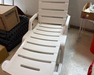 Resin Patio Chaise Lounge 