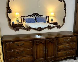 White bedroom furniture set
