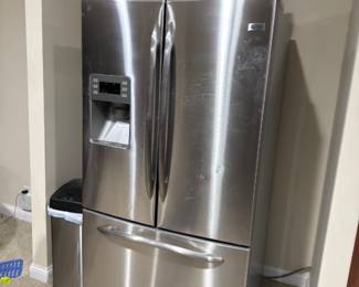 Tons of great working appliances 
