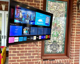 Tvs inside , tvs outside ! 