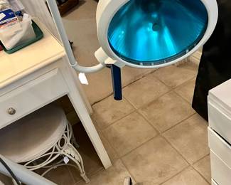 BERCHTOLD GERMAN CHROMOPHARE D300 SURGICAL EXAMINATION LAMP LIGHT.  SUPERIOR QUALITY.