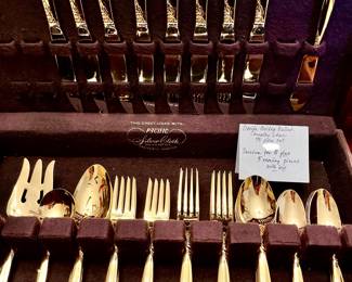 ONEIDA GOLD PLATED GOLDEN BALLAD "COUNTRY LANE" FLATWARE SERVICE FOR 8.
