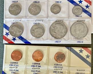 1982 UNCIRCULATED COIN SETS.