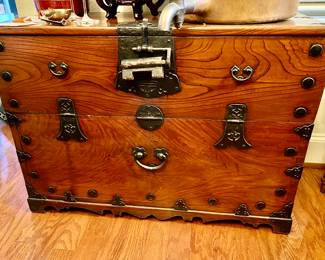ANTIQUE BANDAJI KOREAN BLANKET CHEST WITH BRASS DETAIL AND LOCKS.