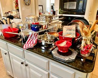 NICE SELECTION OF POTS AND PANS.