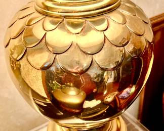 THIS BRASS LAMP IS ONE OF MY FAVORITE THINGS IN THIS ESTATE.  WE HAVE A PAIR OF THESE FEATHER DETAILED LAMPS.   HEAVY.  AMAZING!  CHANGE OUT THE SHADE IF YOU'D LIKE.
