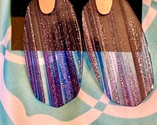 NICE SELECTION OF KENDRA SCOTT JEWELRY.