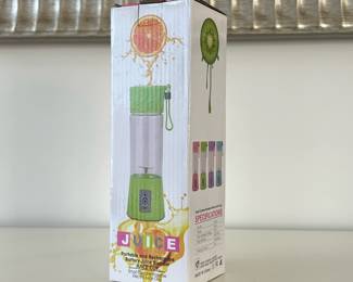 Portable Electric Blender | JUICE Portable and Rechargeable Battery Juice Blender, in purple.