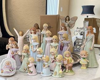 "Growing Up Girls" figurines by Enesco
Birthday figurines set of 17
Baby to 16