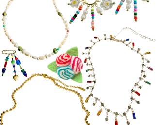 Antique - Modern Costume Jewelry & Collectibles: Necklaces, Bracelets, Earrings, Lapel Pins, Brooches, etc. 