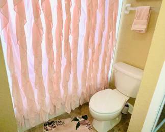 Pink Floral bath decor 