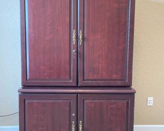 Sauder Monarch Workcenter
Model# 2749-105
Measures: 42"wide 22.5"deep 71"tall
Office Desk or Craft Station 