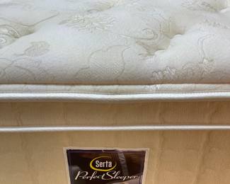 Queen Serta Mattress and Box set 
12" thick 