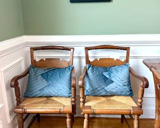 Set of 8 chairs - excellent condition 