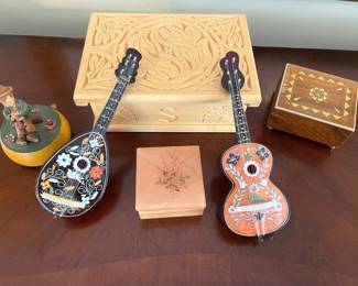 Lot 1426 Music Boxes TrinketJewelry Boxes