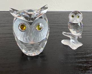 Lot 1222 Swarovski Crystal Owl wYellow Green Eyes Owl on Frosted Branch