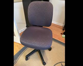 Lot 1075 Rolling Office Desk Chair Adjustable