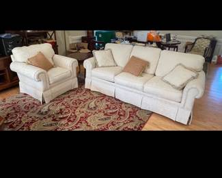 Lot 998 Rowe Damask Sofa Couch Chair Round Drop Leaf End Table