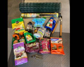 Lot 1385 Gardening Supplies Fertilizer Weed Block Fencing Etc