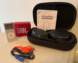 Lot 1034 Apple Ipod Nano 2GB JBL Go2 Speaker Srhythm Noise Cancelling Headphones