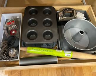 Lot 1321 Kitchen Bakeware Accessories