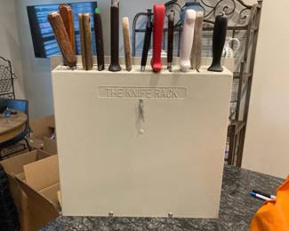 Lot 1088 Knives Wallmount Knife Rack