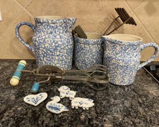 Lot 1119 Roseville OH Stoneware Pitchers Crock Magnets Vintage Kitchen Utensils