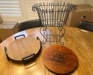 Lot 1170 Black Wire Metal BasketPlant Stand Metal Wood Tray Wood Cheese Cutting Board