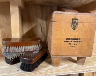Lot 1346 Vintage Esquire Shoe Valet Shine Box Accessories