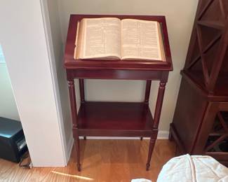 Lot 1003 Handmade Wood Bookstand Display Lectern