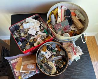 Lot 1418 Vintage Buttons Sewing Notions