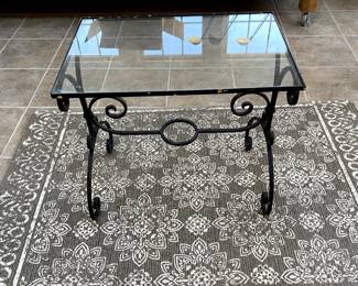 Porch table and Tahari rug, new. 