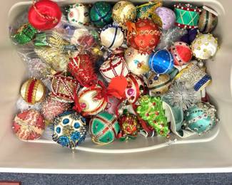 Christmas sold in lots. Sample.