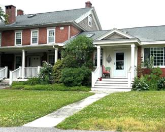 Please only use entrance on right porch!