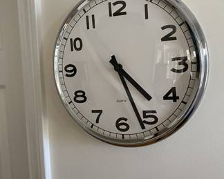Medium wall clock