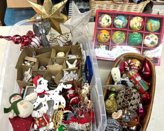 Christmas newer sold in lots. 