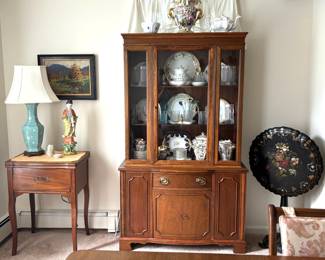 China cabinet, Inlay table NFS.