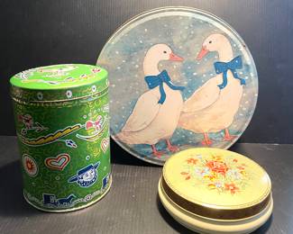 Vintage tins 