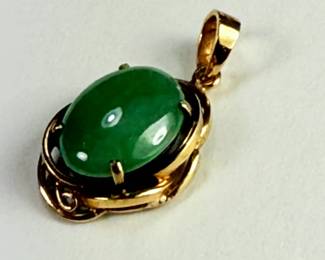 18KT gold pendant with green tourmaline