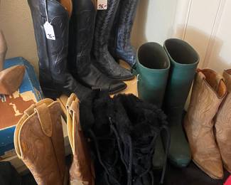 Fantastic Cowboy boots collection! 
Size 5.5 (5 1/2 ) to 6 